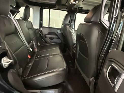 Used 2023 Jeep Wrangler Unlimited Sahara AWD/4WD image 26