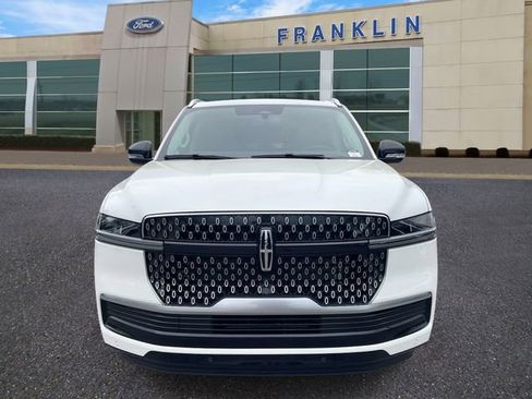 New 2026 Lincoln Navigator L Reserve AWD/4WD image 2