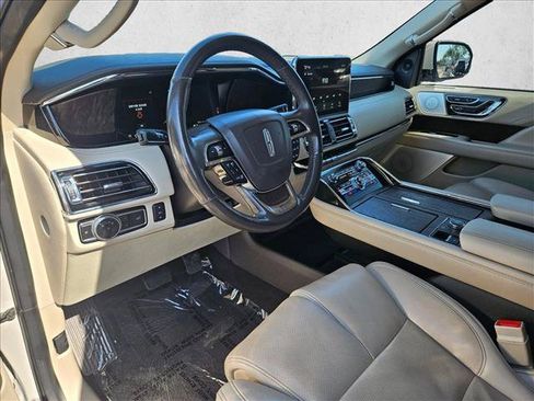 Used 2021 Lincoln Navigator L Reserve AWD/4WD image 11