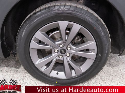 Used 2023 Ford Explorer XLT w/ Equipment Group 202A RWD image 10