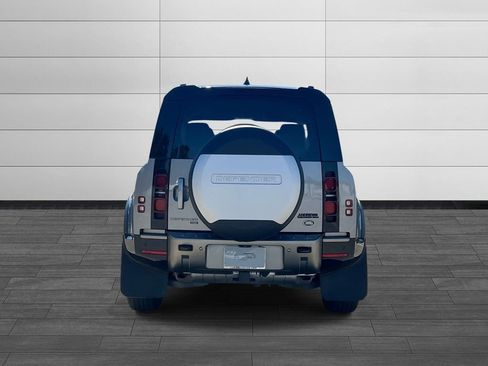 Certified 2023 Land Rover Defender 110 X-Dynamic SE AWD/4WD image 4