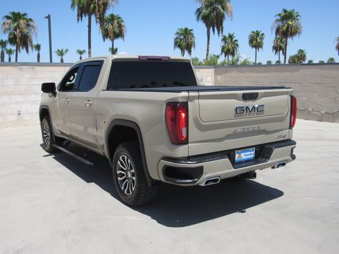 Used 2022 GMC Sierra 1500 AT4 w/ Sierra Safety Plus Package AWD/4WD image 6