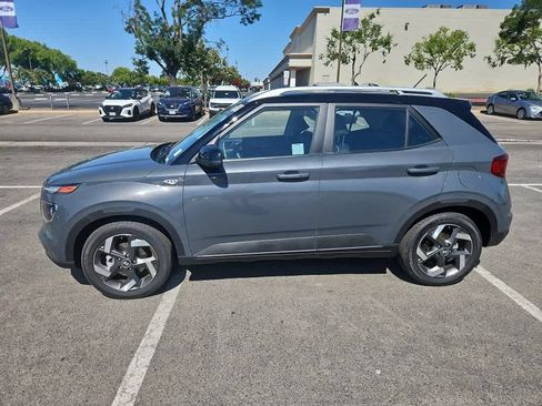 Used 2026 Hyundai Venue SEL FWD image 5