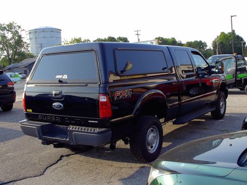 Used 2016 Ford F250 XL w/ Power Equipment Group AWD/4WD image 4