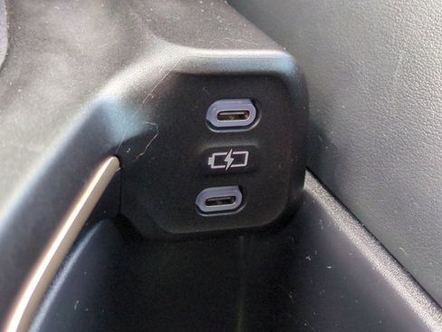 Used 2023 Toyota Crown Limited image 20