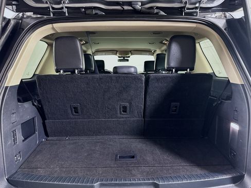 Used 2024 Ford Expedition XLT image 28