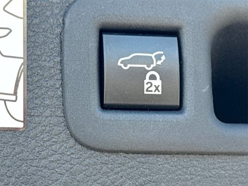 Certified 2023 Toyota Sienna XLE image 18