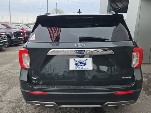 Used 2022 Ford Explorer XLT w/ Equipment Group 202A image 4