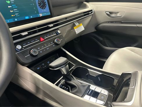 New 2026 Hyundai Tucson SE image 16