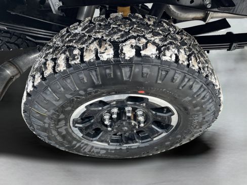 Used 2026 Ford F250 Lariat w/ Tremor Off-Road Package image 9