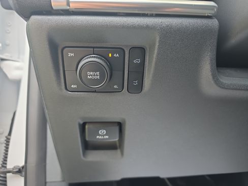 Used 2025 Ford Expedition Max Platinum AWD/4WD image 22