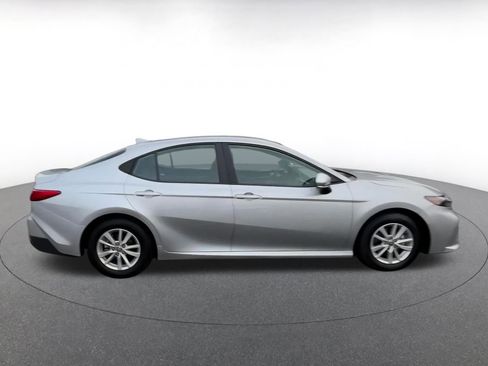 Used 2025 Toyota Camry LE image 16