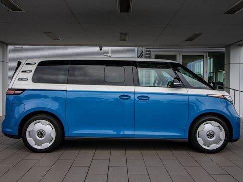 New 2025 Volkswagen ID. Buzz 1st Edition image 21