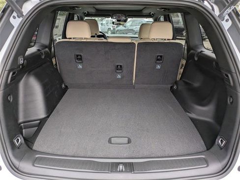 New 2025 Jeep Grand Cherokee Limited image 13