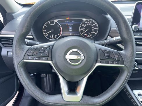 Used 2023 Nissan Altima 2.5 SV FWD image 13