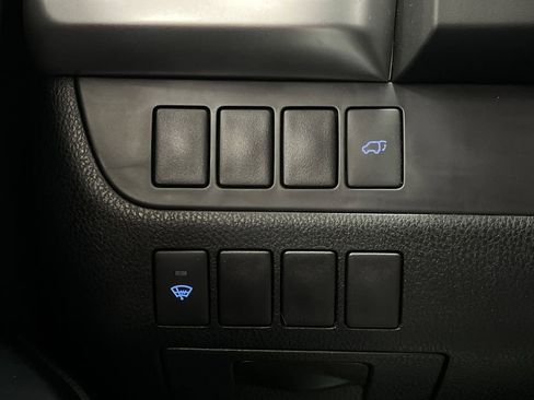 Used 2015 Toyota Highlander XLE image 25