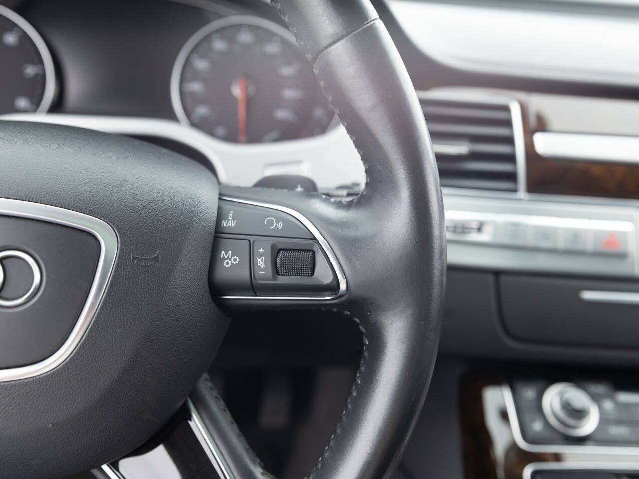 Used 2014 Audi A8 3.0T AWD/4WD image 37