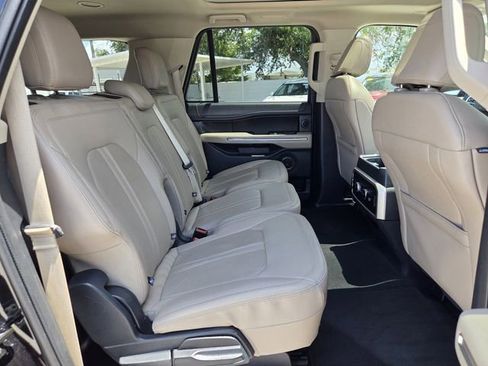 Used 2024 Ford Expedition Max Limited AWD/4WD image 19