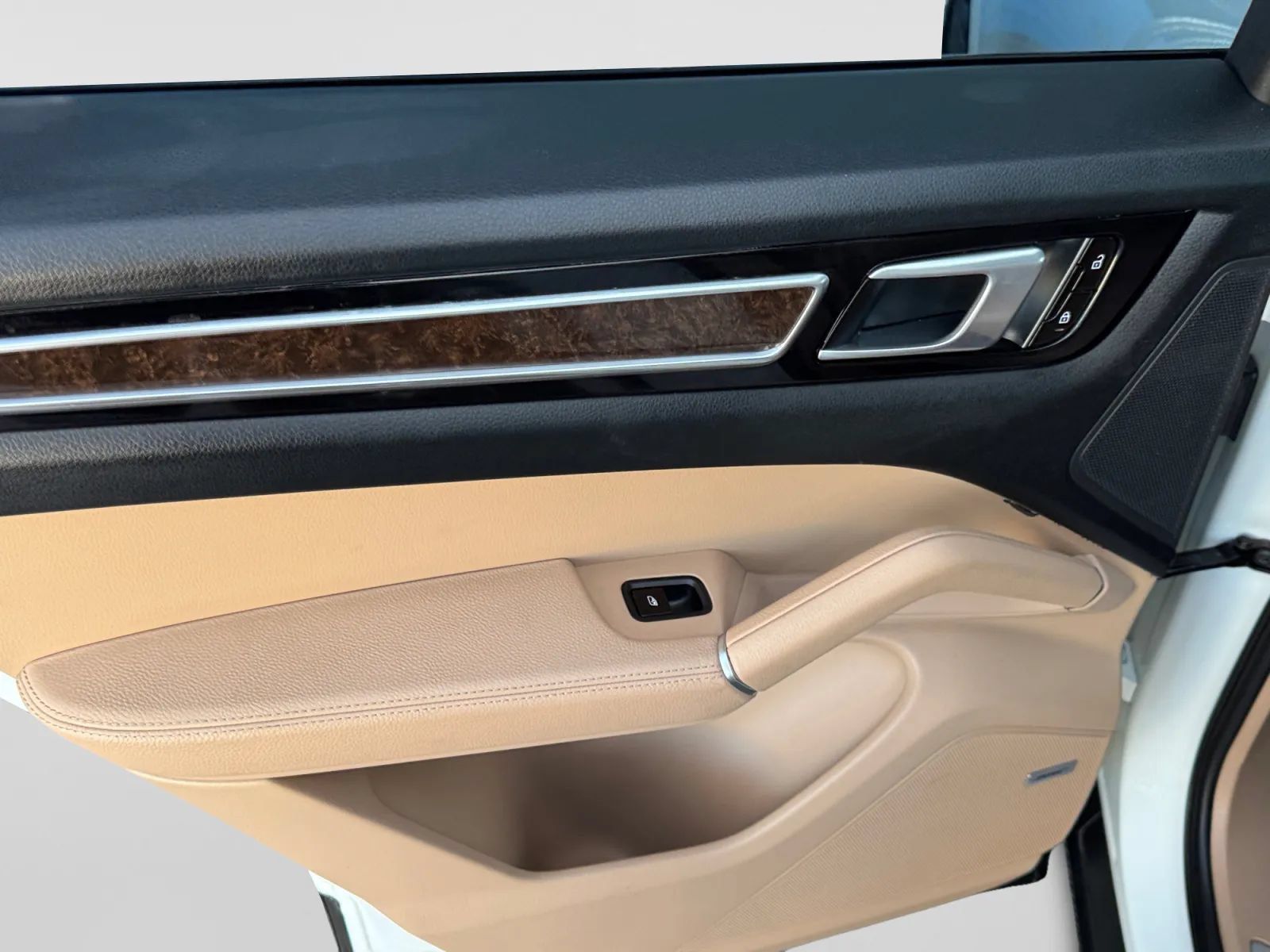 Used 2019 Porsche Cayenne AWD/4WD image 15