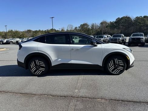 New 2026 Nissan Leaf SV+ w/ Illuminated Package FWD image 27