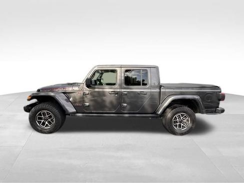 Used 2025 Jeep Gladiator Rubicon AWD/4WD image 4