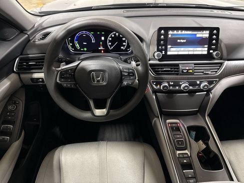 Used 2019 Honda Accord EX image 11