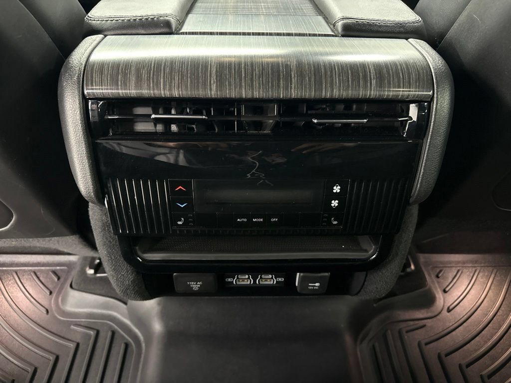 Used 2023 Jeep Wagoneer Series II w/ Premium Group I RWD image 14