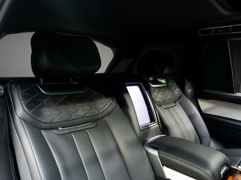Used 2023 Land Rover Range Rover SV AWD/4WD image 57