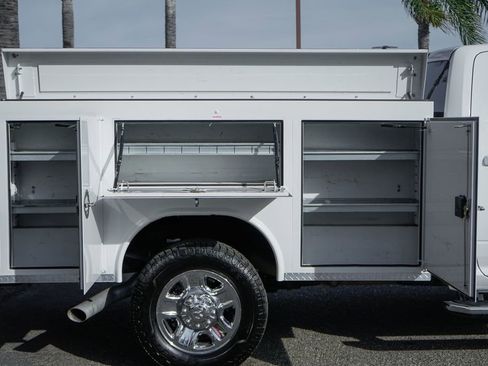 Used 2022 RAM 3500 Big Horn image 11