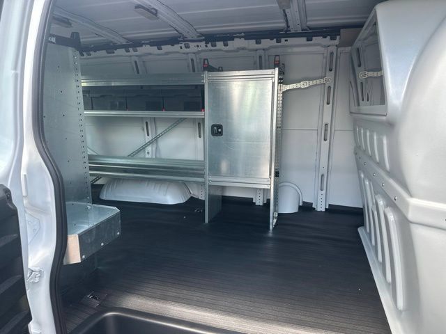 New 2026 Chevrolet Express 2500 w/ Communications Package RWD image 27
