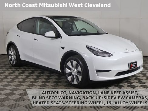 Used 2023 Tesla Model Y Long Range AWD/4WD image 1