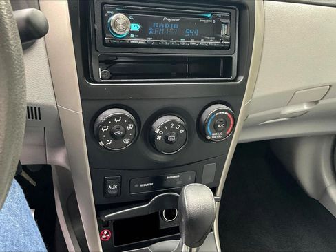 Used 2010 Toyota Corolla LE FWD image 14