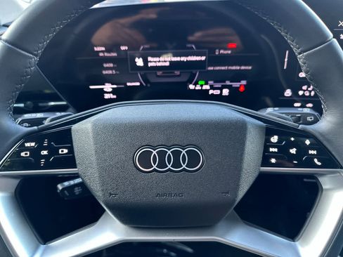 Used 2025 Audi Q6 e-tron Premium w/ Convenience Package image 24