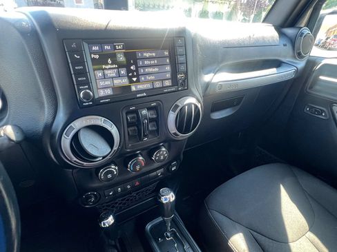 Used 2017 Jeep Wrangler Unlimited Sport w/ Quick Order Package 24S AWD/4WD image 24
