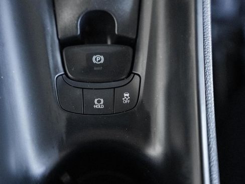 Used 2018 Toyota C-HR XLE image 22