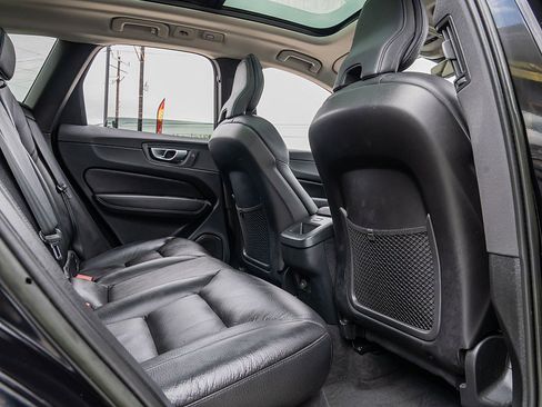 Used 2023 Volvo XC60 B5 Plus w/ Climate Package image 23