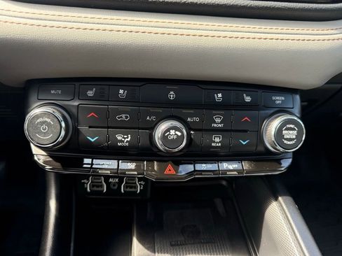 Certified 2022 Dodge Durango R/T w/ Blacktop Package AWD/4WD image 22