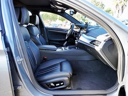 Used 2023 BMW M550i xDrive w/ Shadowloine Package AWD/4WD image 13
