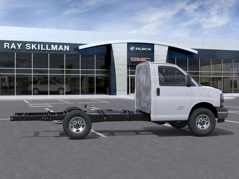 New 2025 GMC Savana 3500 w/ Power Convenience Package image 5