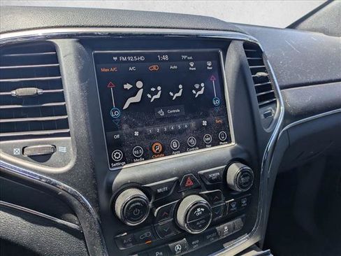 Used 2018 Jeep Grand Cherokee Limited AWD/4WD image 11