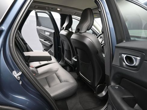 Used 2025 Volvo XC60 B5 Plus AWD/4WD image 18