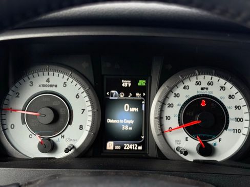 Used 2020 Toyota Sienna SE image 10