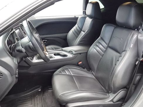 Used 2018 Dodge Challenger SRT Hellcat RWD image 14