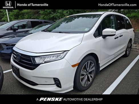 Certified 2023 Honda Odyssey Touring image 1