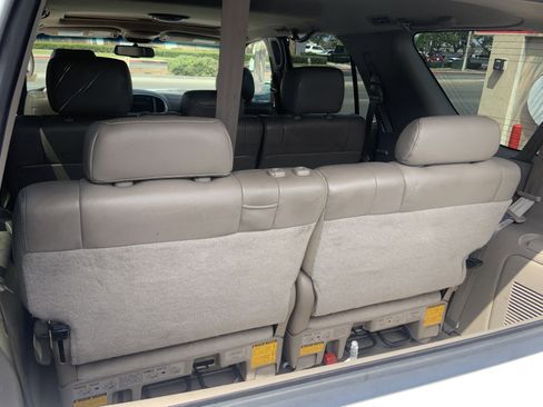 Used 2007 Toyota Sequoia Limited RWD image 12