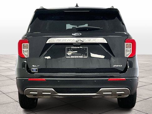 Used 2021 Ford Explorer XLT w/ Equipment Group 202A image 4