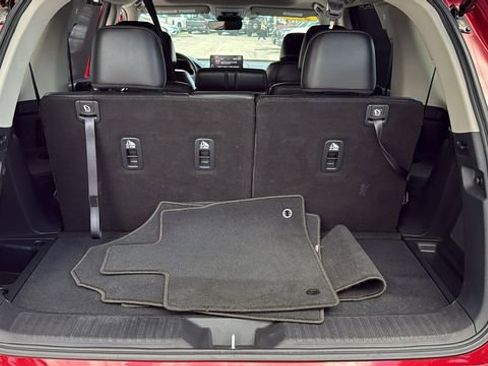 Used 2023 Honda Pilot Touring image 9
