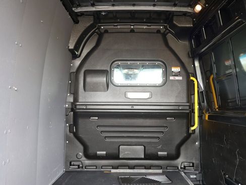 Used 2023 Mercedes-Benz Sprinter 2500 image 22