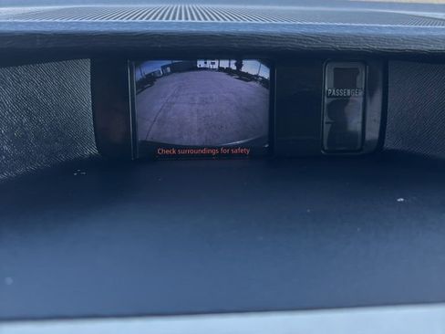 Used 2012 Toyota Sienna SE image 19