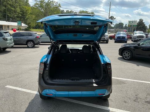 Used 2025 Nissan Kicks SR w/ Illumination Package FWD image 4